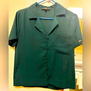Lulus button up shirt 💚